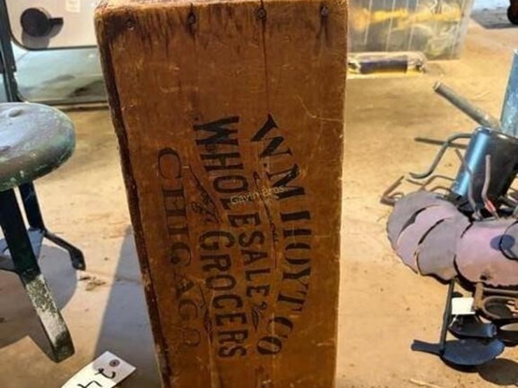 w.m.-hoyt-co.-chicago-wood-crate-image-1