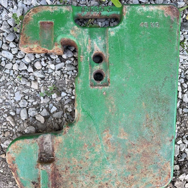 John Deere R51680 Weight - 45 KG