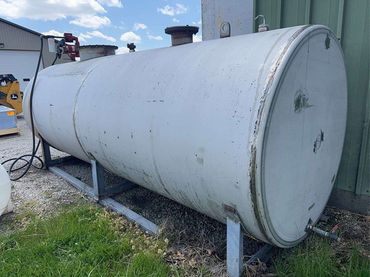 stainless-steel-diesel-tank-and-pump---15’-long-x-63”-diameter---approximately-2500-gal.-image-4
