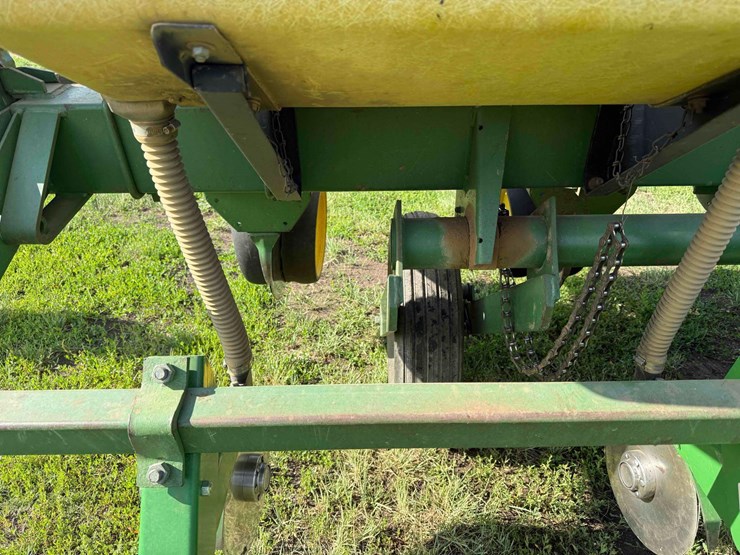 john-deere-7000-image-16