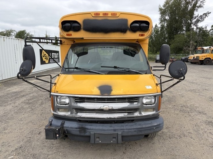2002-chevrolet-express-3500-image-8