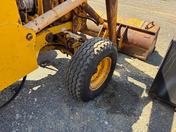 john-deere-310-image-32