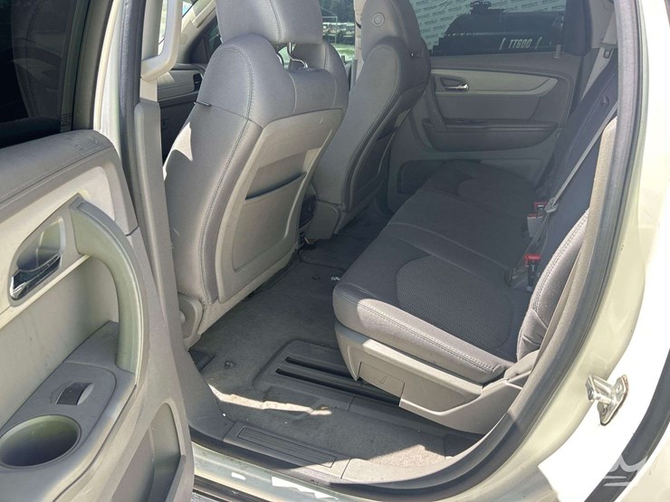 2014-chevrolet-traverse-image-21