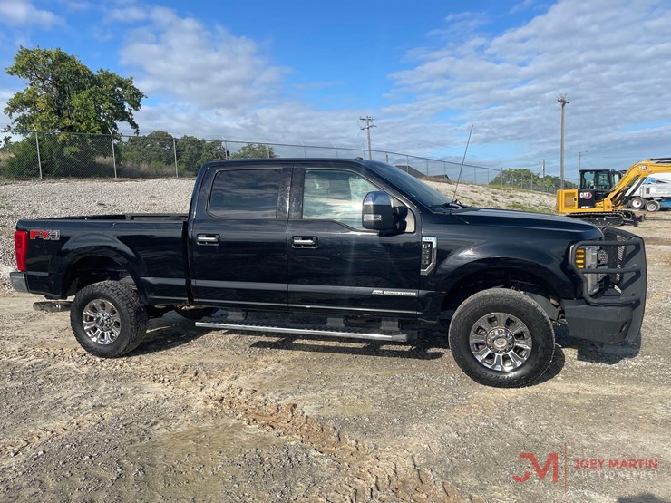 2019-ford-f250-xlt-image-2