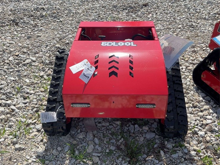 sdlool-sl800-remote-control-crawler-lawn-mower-image-1