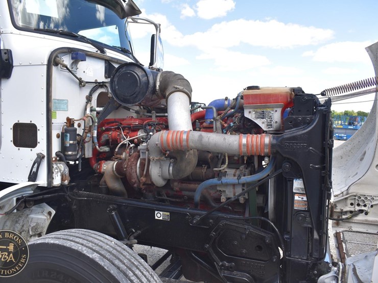 2013-peterbilt-367-image-22