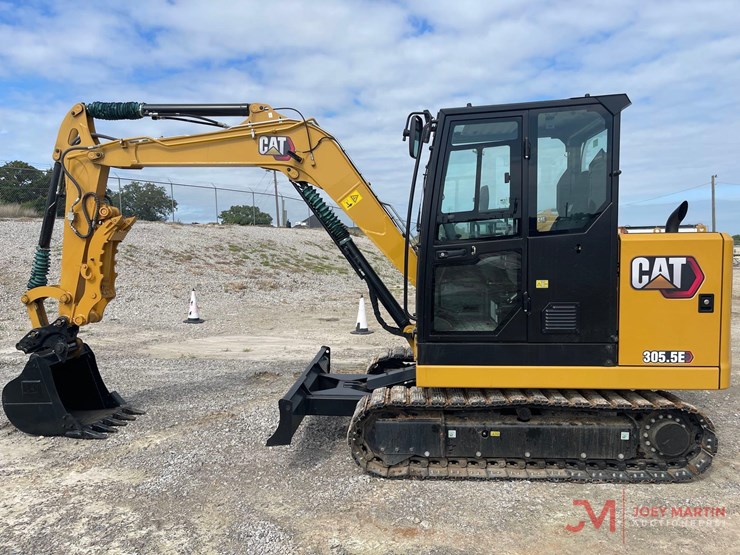 caterpillar-305.5e2-image-2