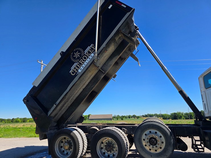 2018-western-star-4700-image-62