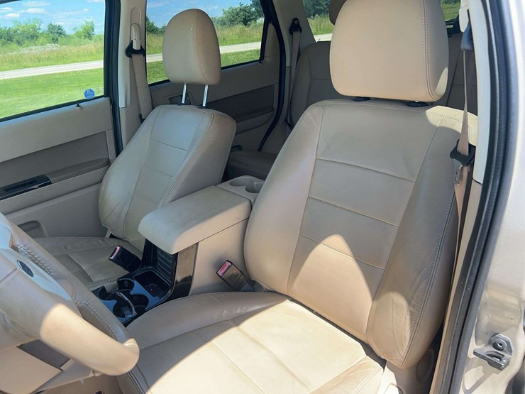2012-ford-escape-image-41