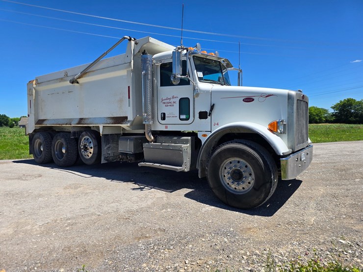 2017-peterbilt-365-image-24