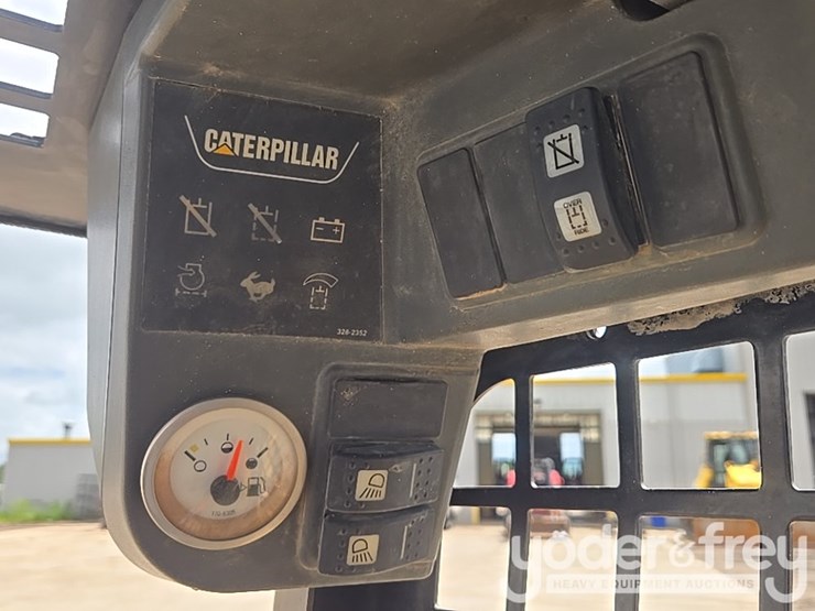 2011-caterpillar-257b3-image-46