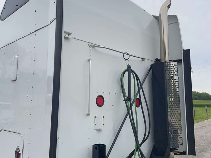 2004-kenworth-t600-image-6