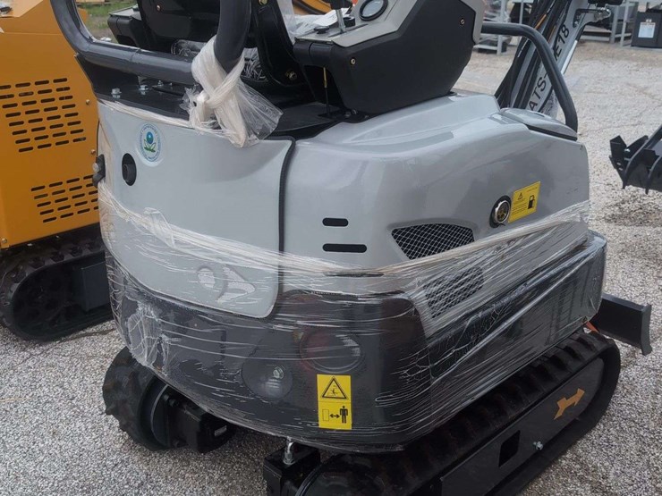 ats-mini-excavator-ats-me18---11.4-hp---grey-image-6