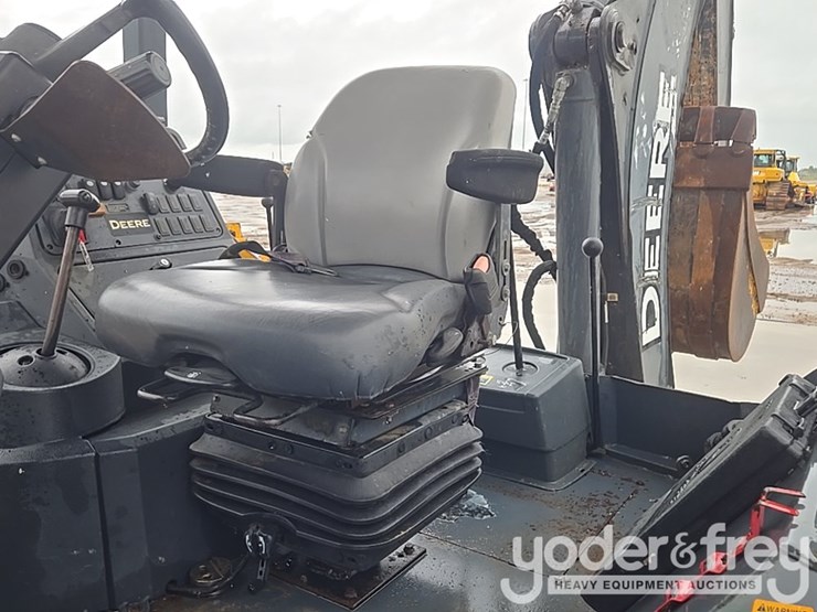 2014-deere-310k-ep-image-43
