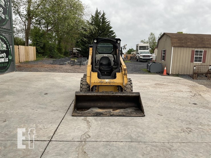 2014-caterpillar-242d-image-7