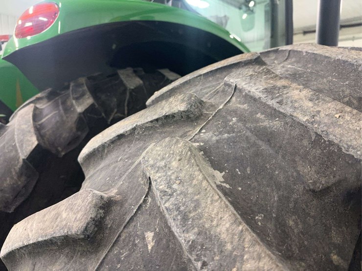 2013-john-deere-8285r-image-97