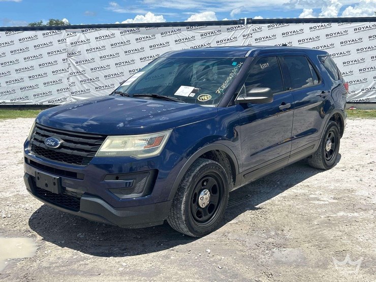2016-ford-explorer-image-1