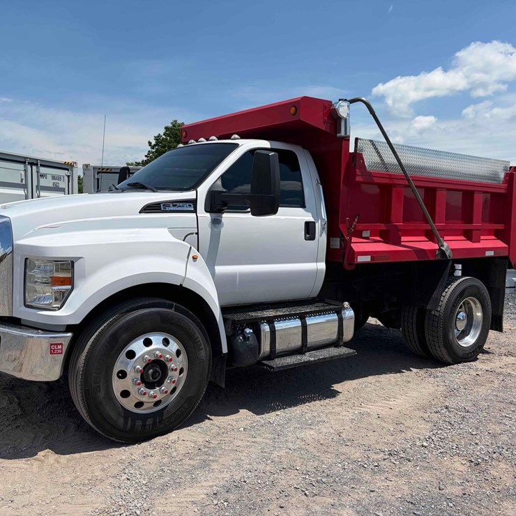 2017 FORD F750