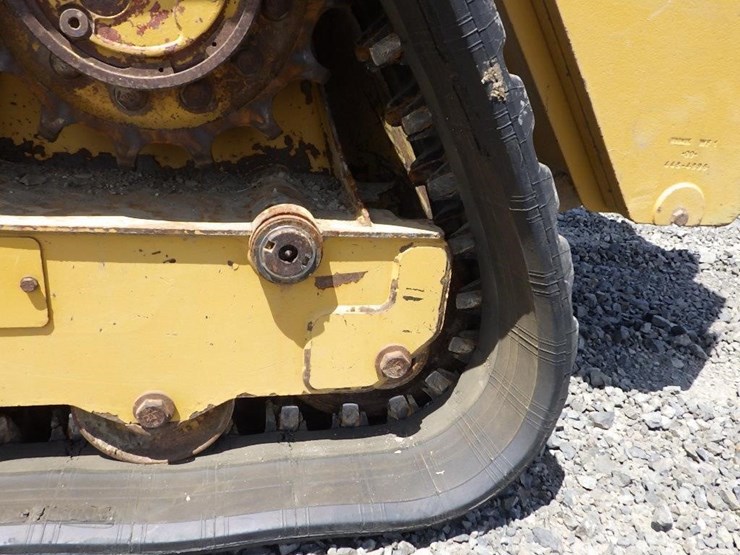2018-caterpillar-239d-image-10