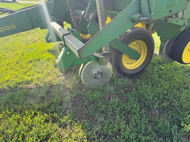 john-deere-7000-image-23