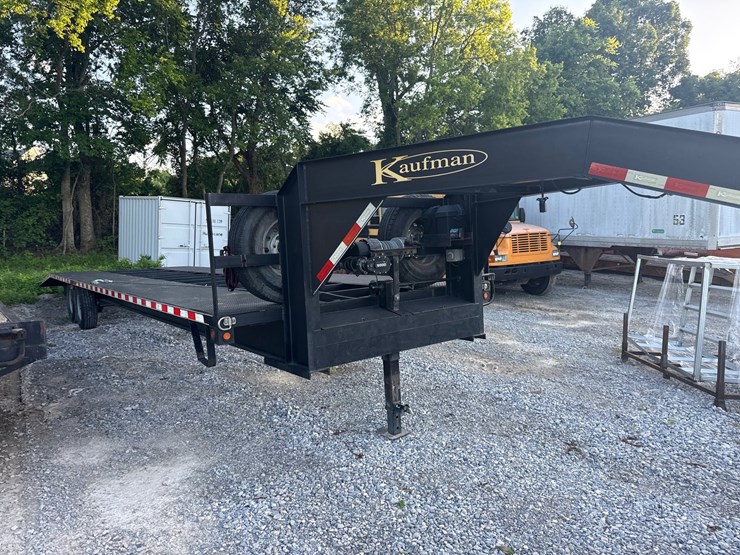 kaufman-35'-x-72"-image-9