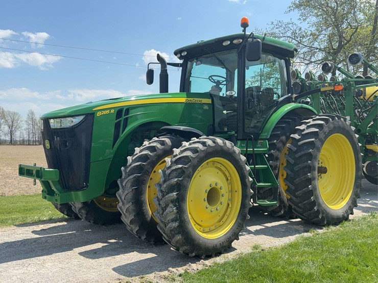 2013-john-deere-8285r-image-1