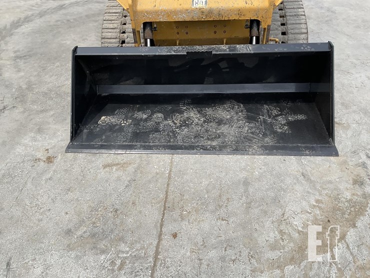 2018-caterpillar-239d-image-12
