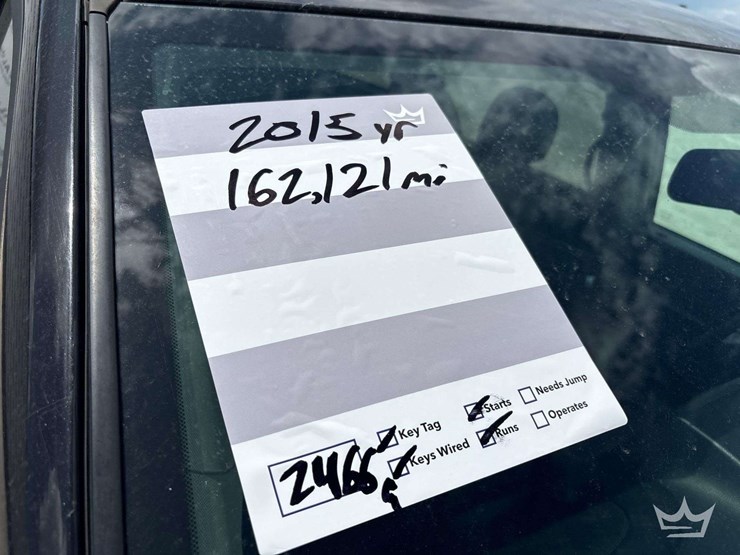 2015-chrysler-town-&-country-image-25