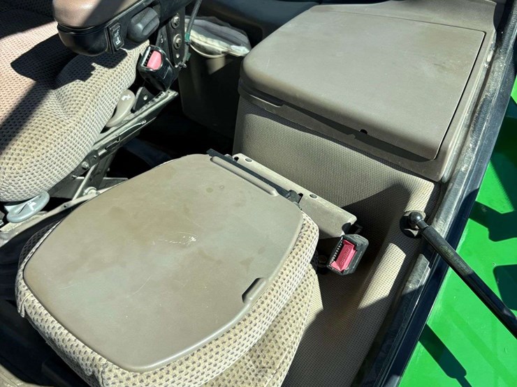 2012-john-deere-7230r-image-45