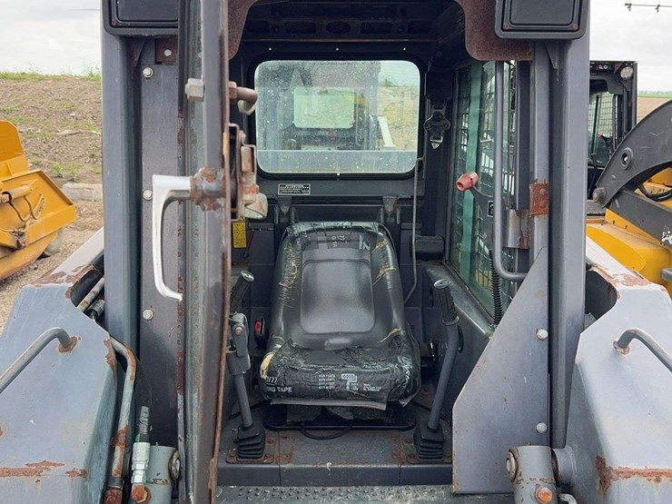 new-holland-ls180-image-28