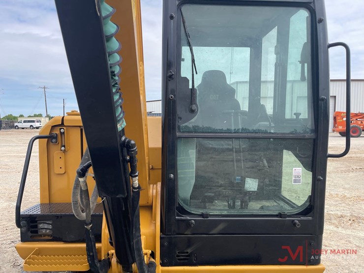 2021-caterpillar-305.5e2-image-9