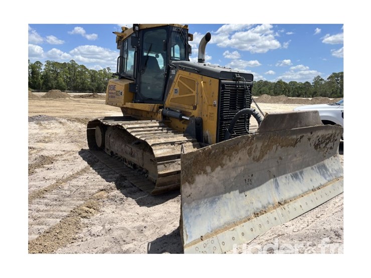 2022-deere-750l-image-2
