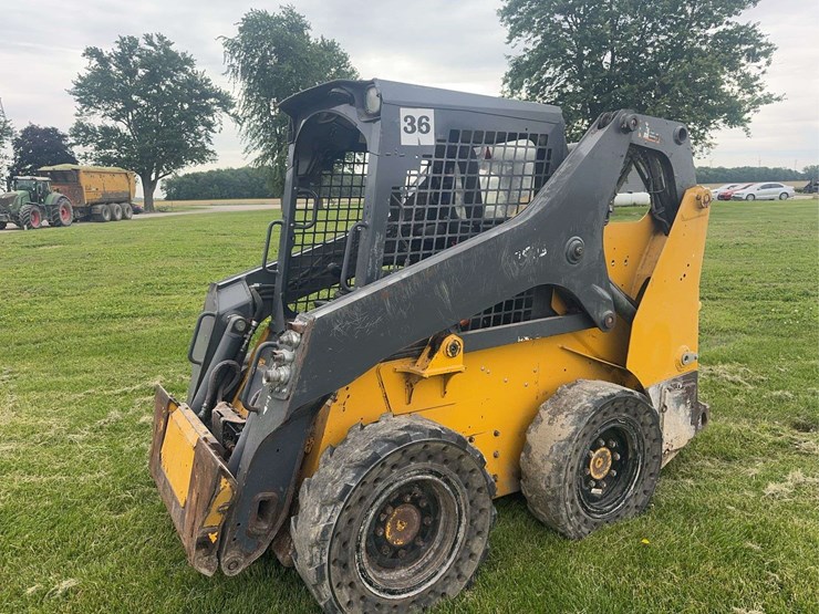 deere-318g-image-1