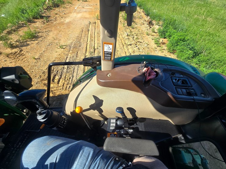 2010-john-deere-6115d-image-32
