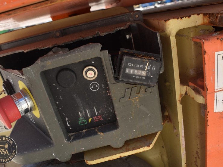 jlg-1230es-image-14