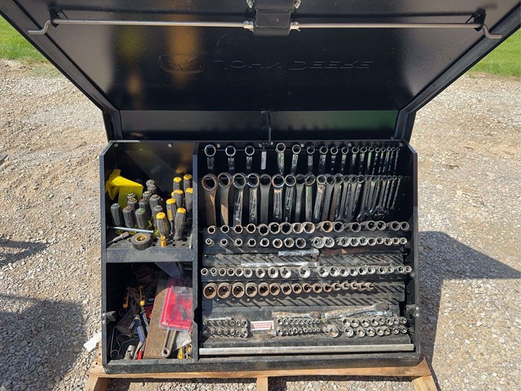 36”-john-deere-toolbox-w/-full-set-of-hand-tools---ac-3617tb-b-image-5