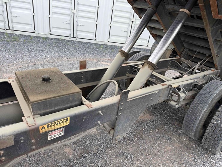 2005-ford-f650-image-14