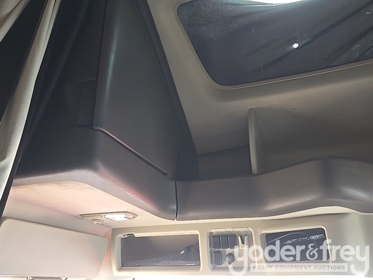 2015-volvo-vnl-image-74