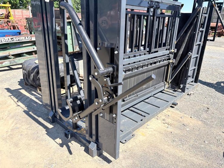 mechanical-squeeze-chute-image-5
