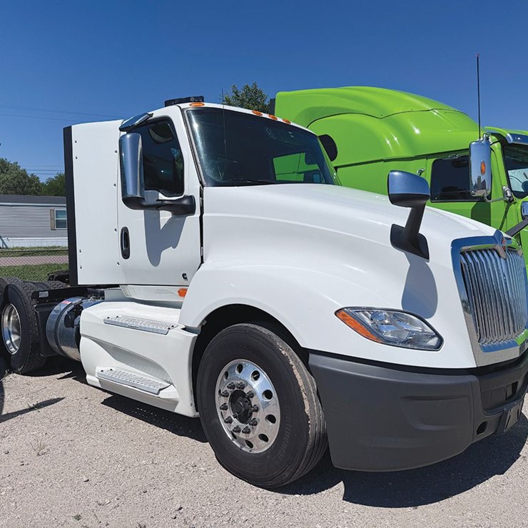 2019 INTERNATIONAL LT
