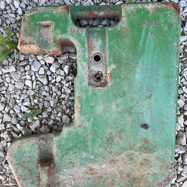 John Deere R51680 Weight - 45 KG