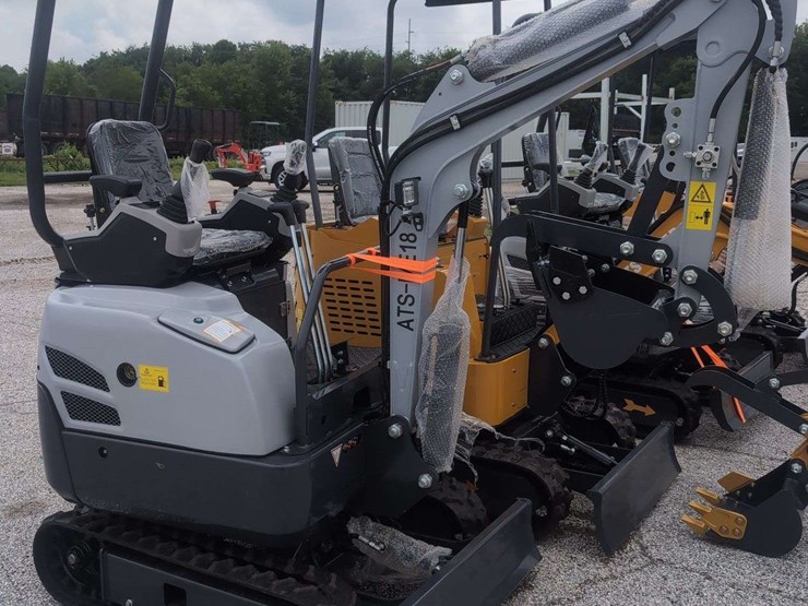 ats-mini-excavator-ats-me18---11.4-hp---grey-image-1