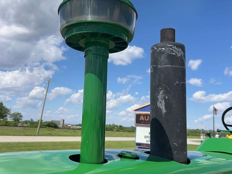 john-deere-4010-image-12