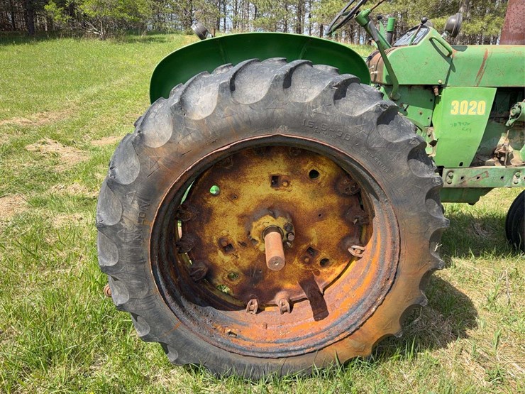john-deere-3020-image-14