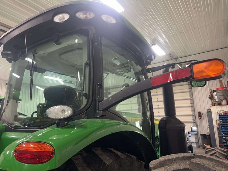 2013-john-deere-8285r-image-96