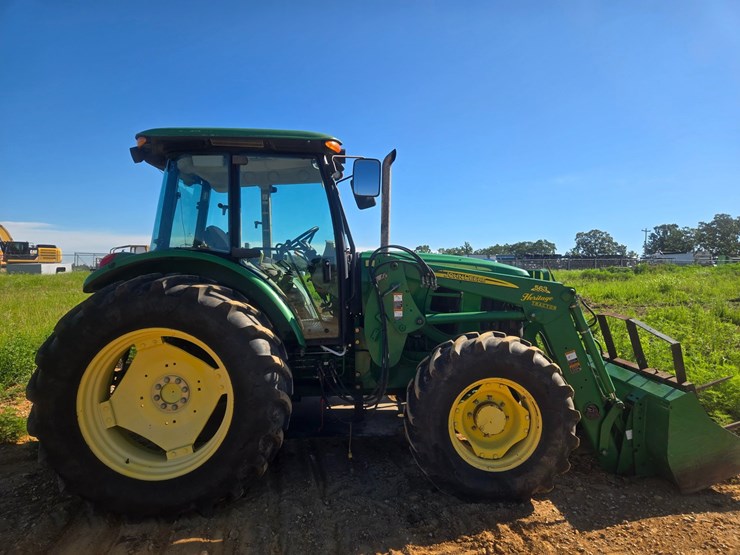 2010-john-deere-6115d-image-12