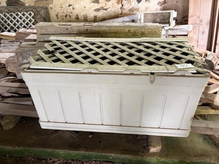 storage-container-for-raising-chicks-image-1