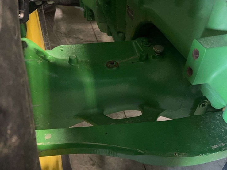 2013-john-deere-8285r-image-86