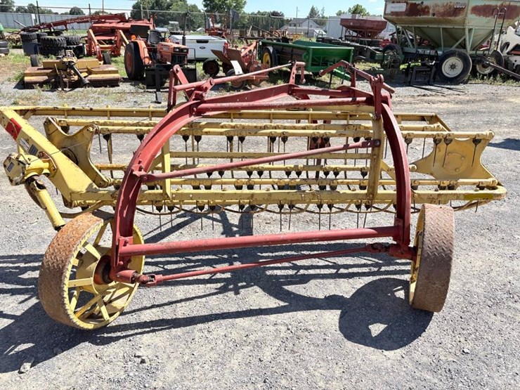 new-holland-256-image-4