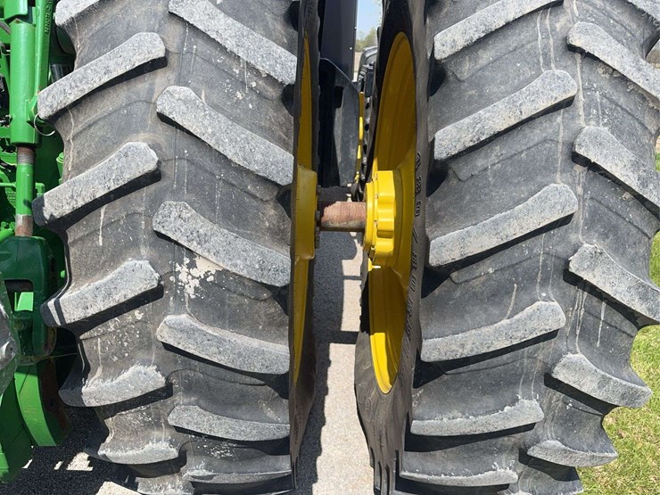 2013-john-deere-8285r-image-46